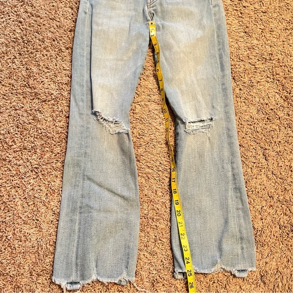 MOTHER Denim The Hustler Ankle Chew Distressed Flare Jeans in Petal Plucker Sz26 - Picture 15 of 15